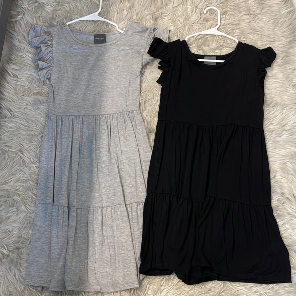 2 Pair of dresses, grey and black